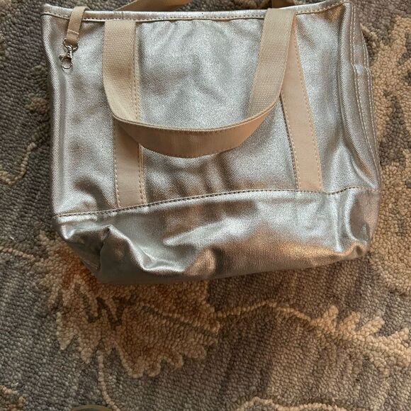 Land's End Faux leather canvas tote 5 pocket silver cream Embroidered Leola - Picture 8 of 15